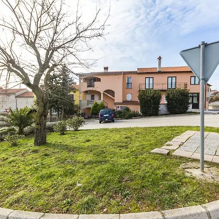 Gloria 아파트 Ližnjan