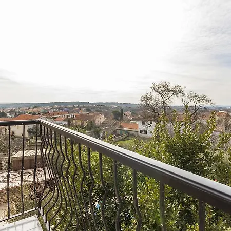 Gloria Apartman