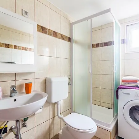 Gloria Apartman Ližnjan