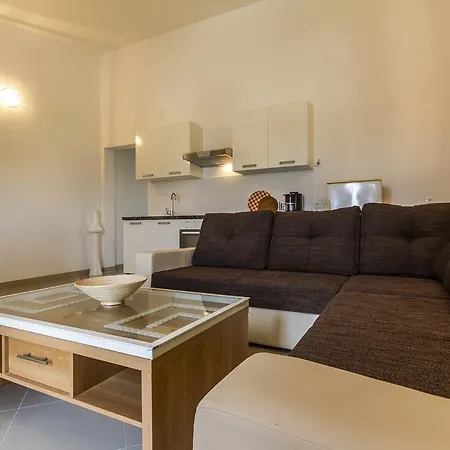 Gloria Apartment